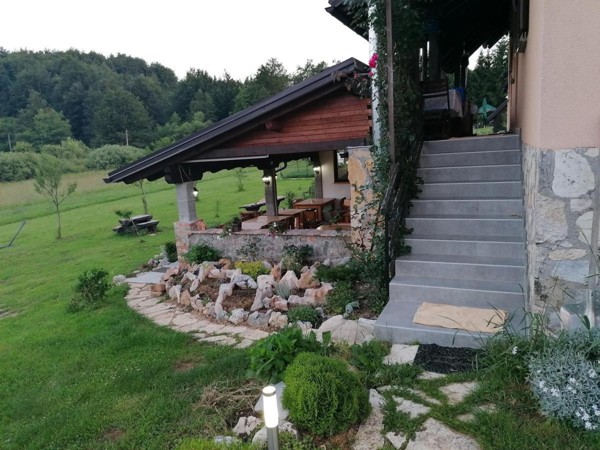 House Izvor Hotel Jezerce Bagian luar foto