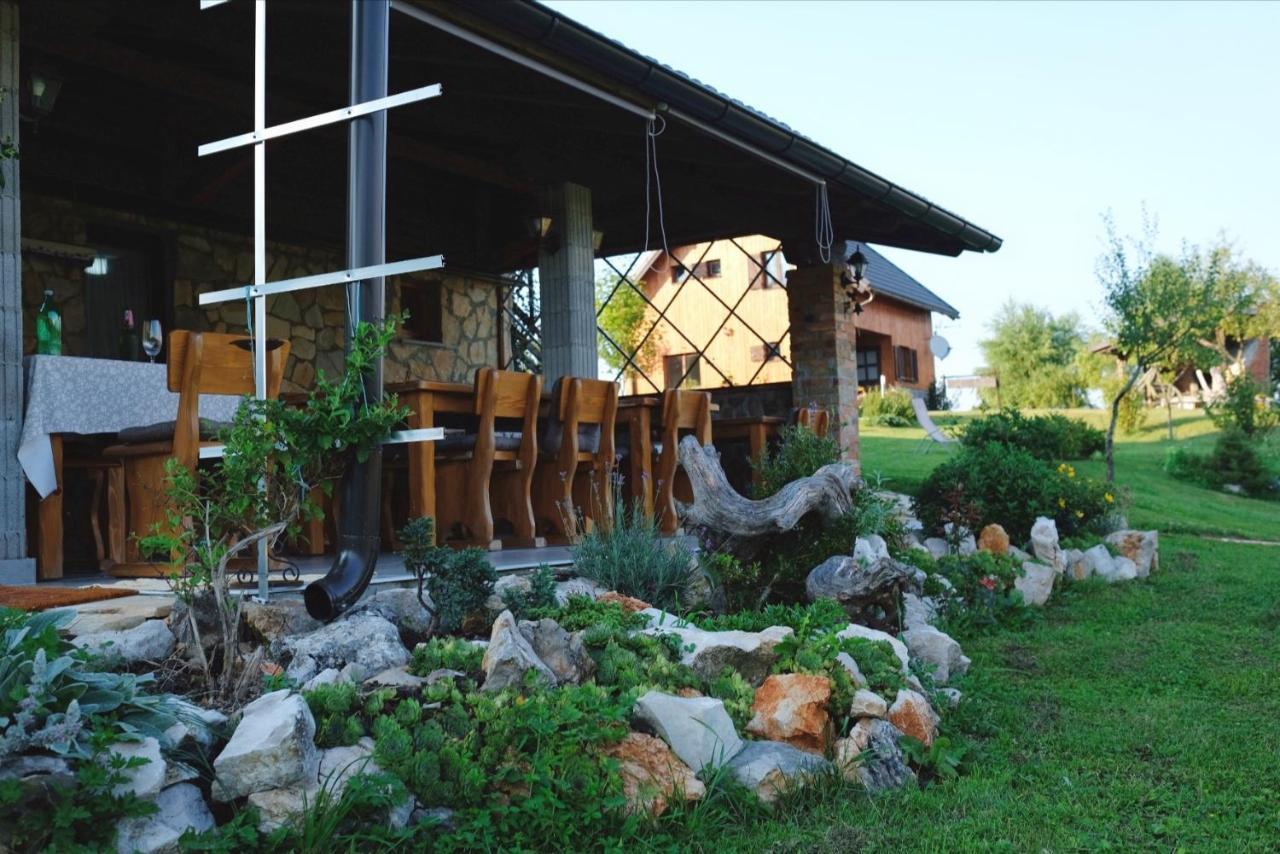 House Izvor Hotel Jezerce Bagian luar foto