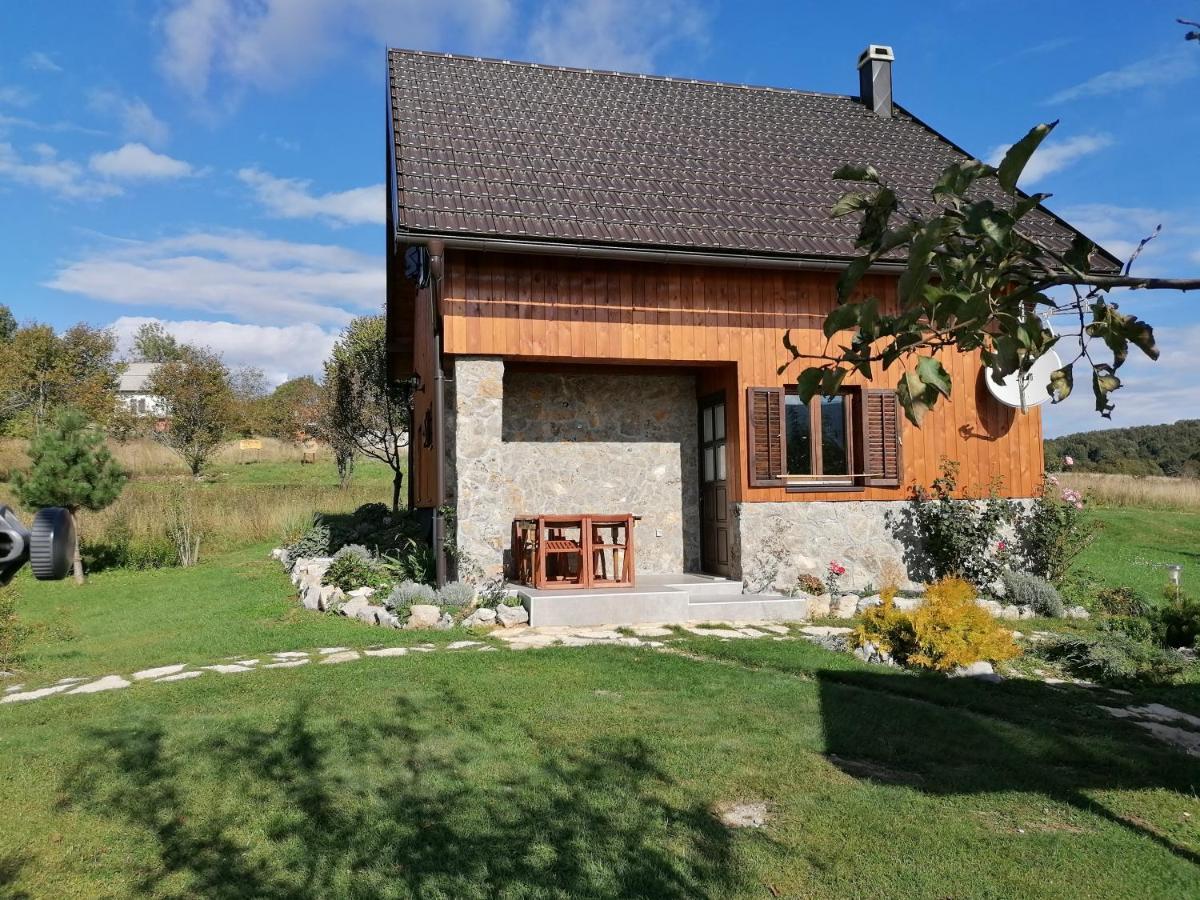 House Izvor Hotel Jezerce Bagian luar foto