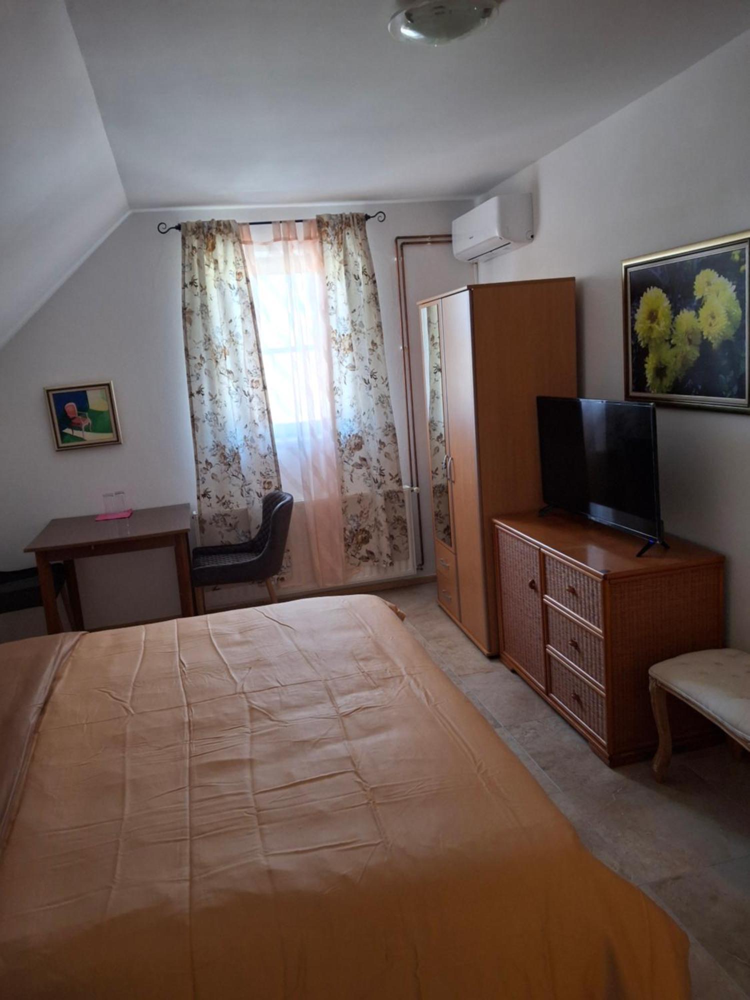 House Izvor Hotel Jezerce Bagian luar foto