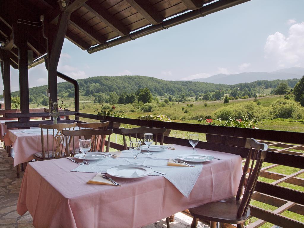 House Izvor Hotel Jezerce Bagian luar foto