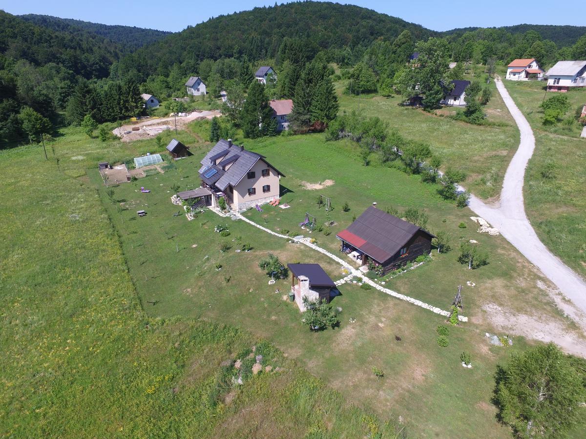 House Izvor Hotel Jezerce Bagian luar foto